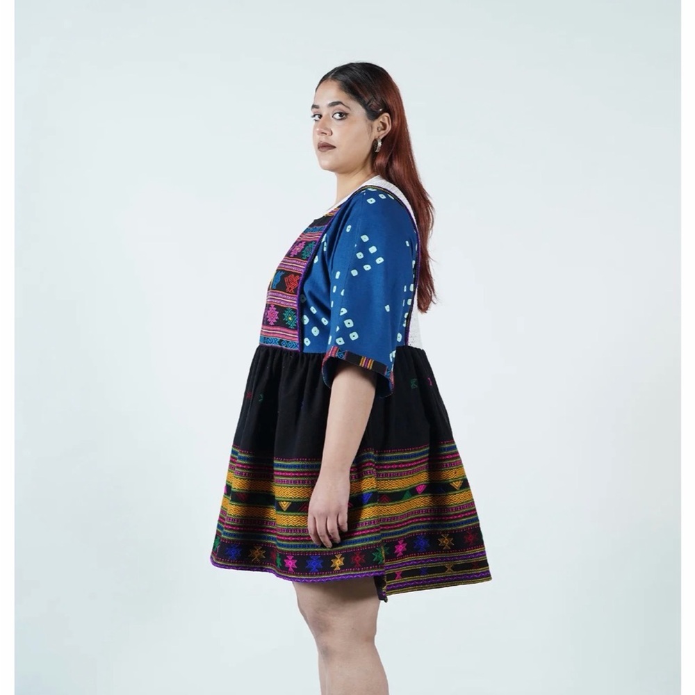 Travel Dress #8 Nor Black Nor White